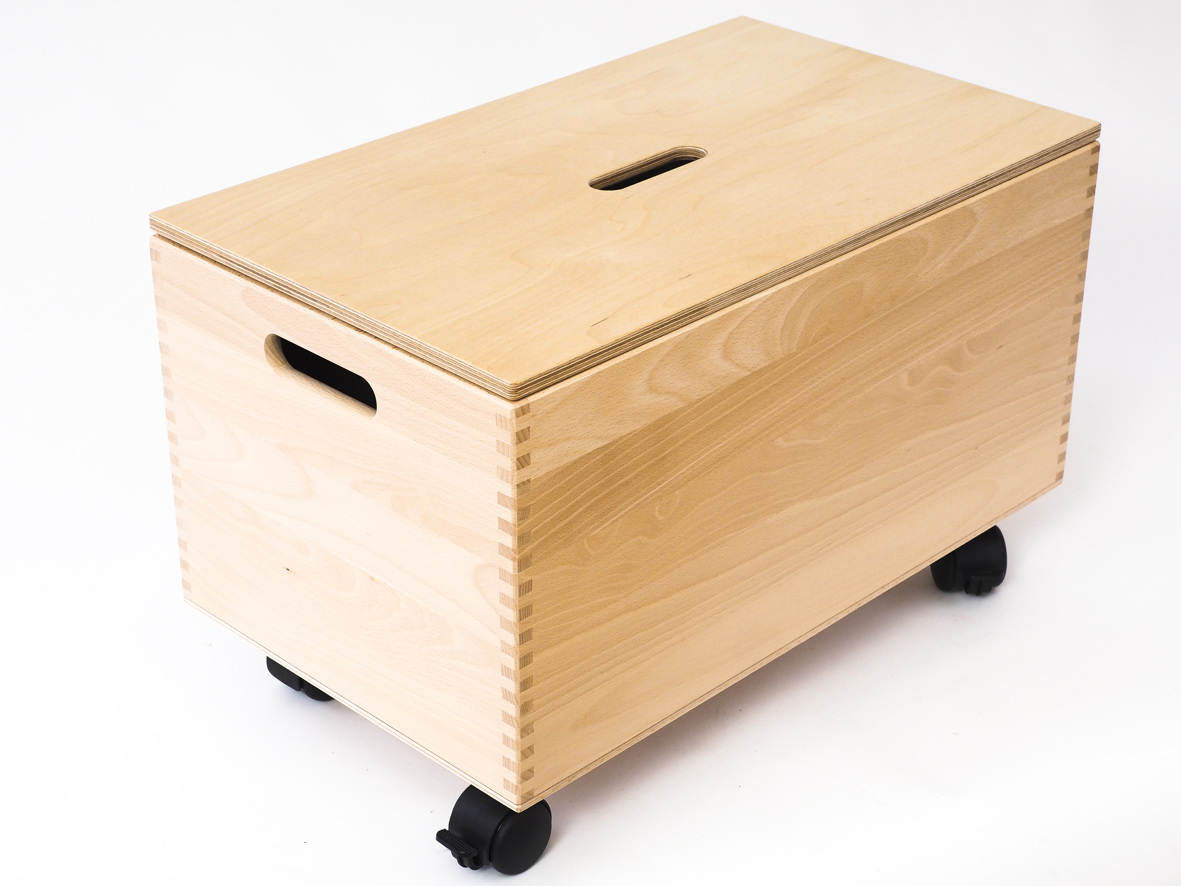 Kiste für Bausteine auf Rollen mit Deckel aus Holz