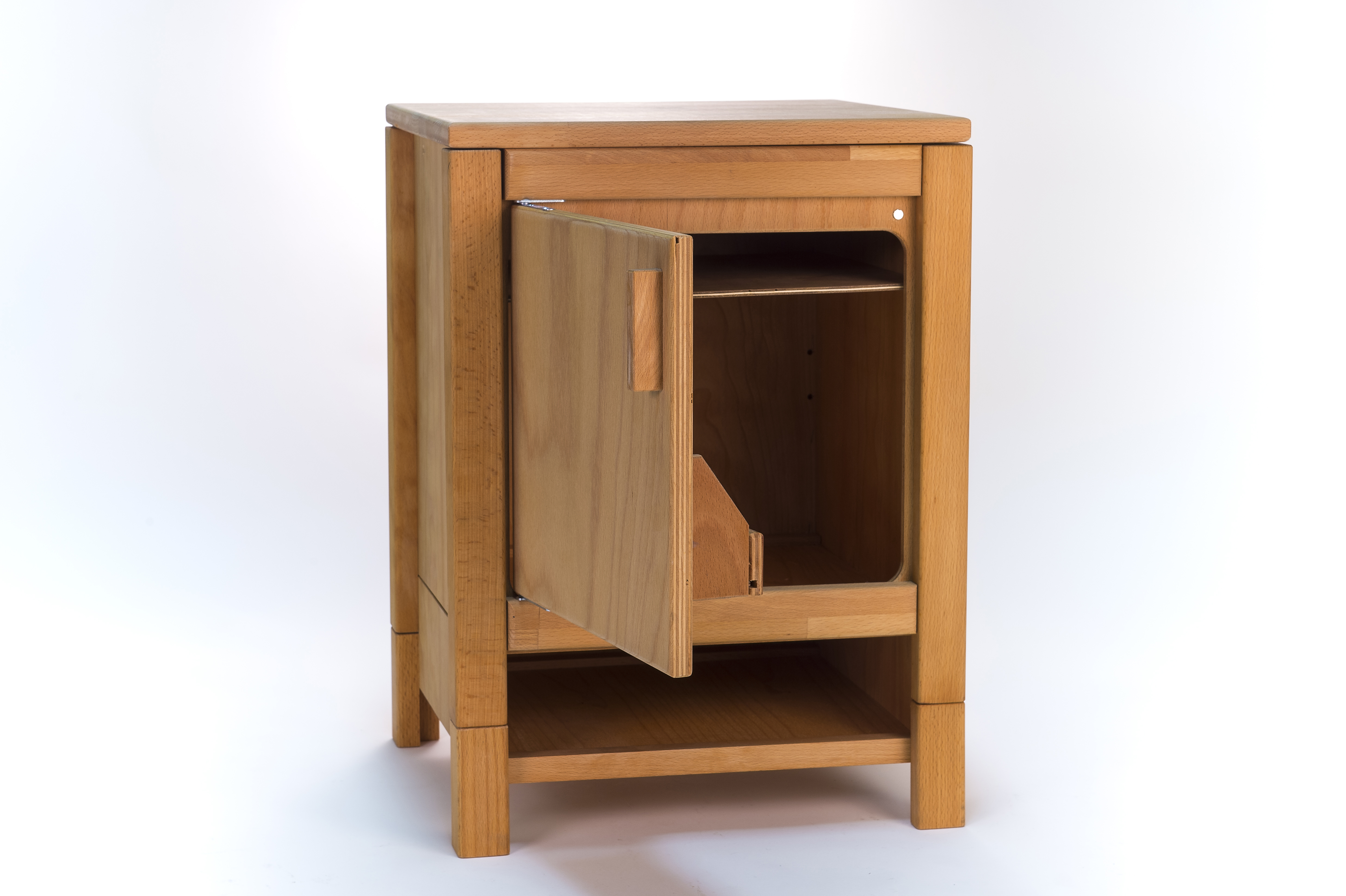 Kühlschrank aus Buchenholz 