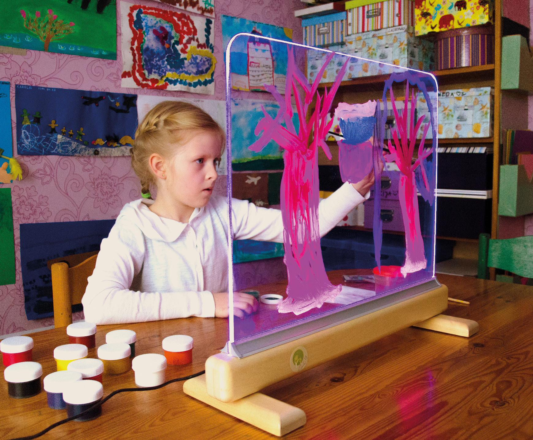 Malen im Kindergarten Staffelei für Kinder - Leuchtstaffelei