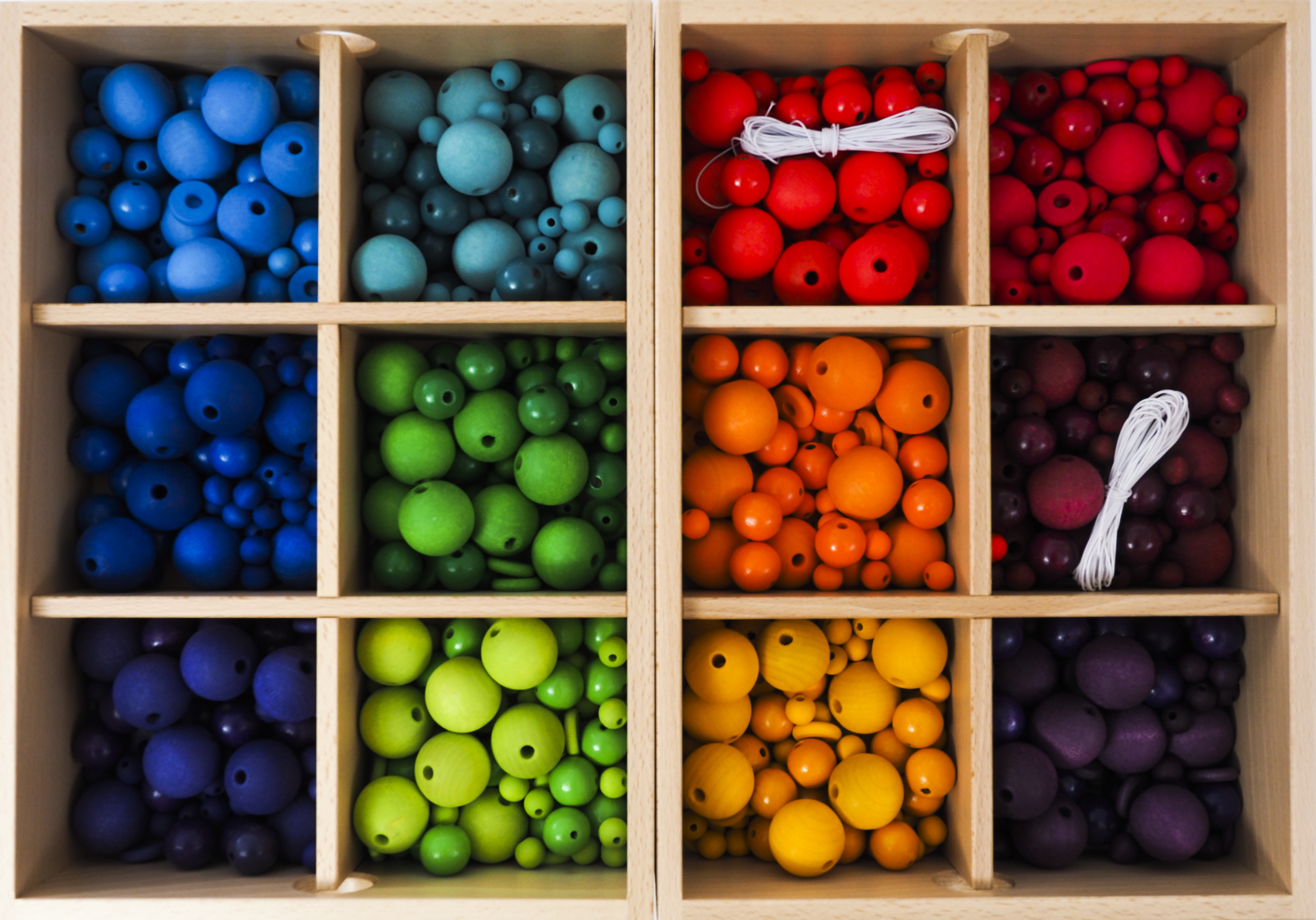 Sortierkasten für Kinder aus Holz Regenbogenfarben Pinzettengriff Üben